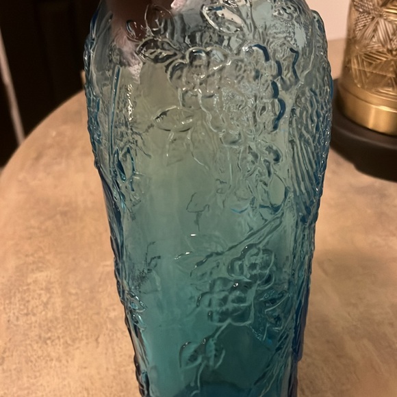 Vintage: Indiana Glass Tiara Exclusives Parrot and Floral 9 Inch Vase Aqua Blue - Picture 8 of 10